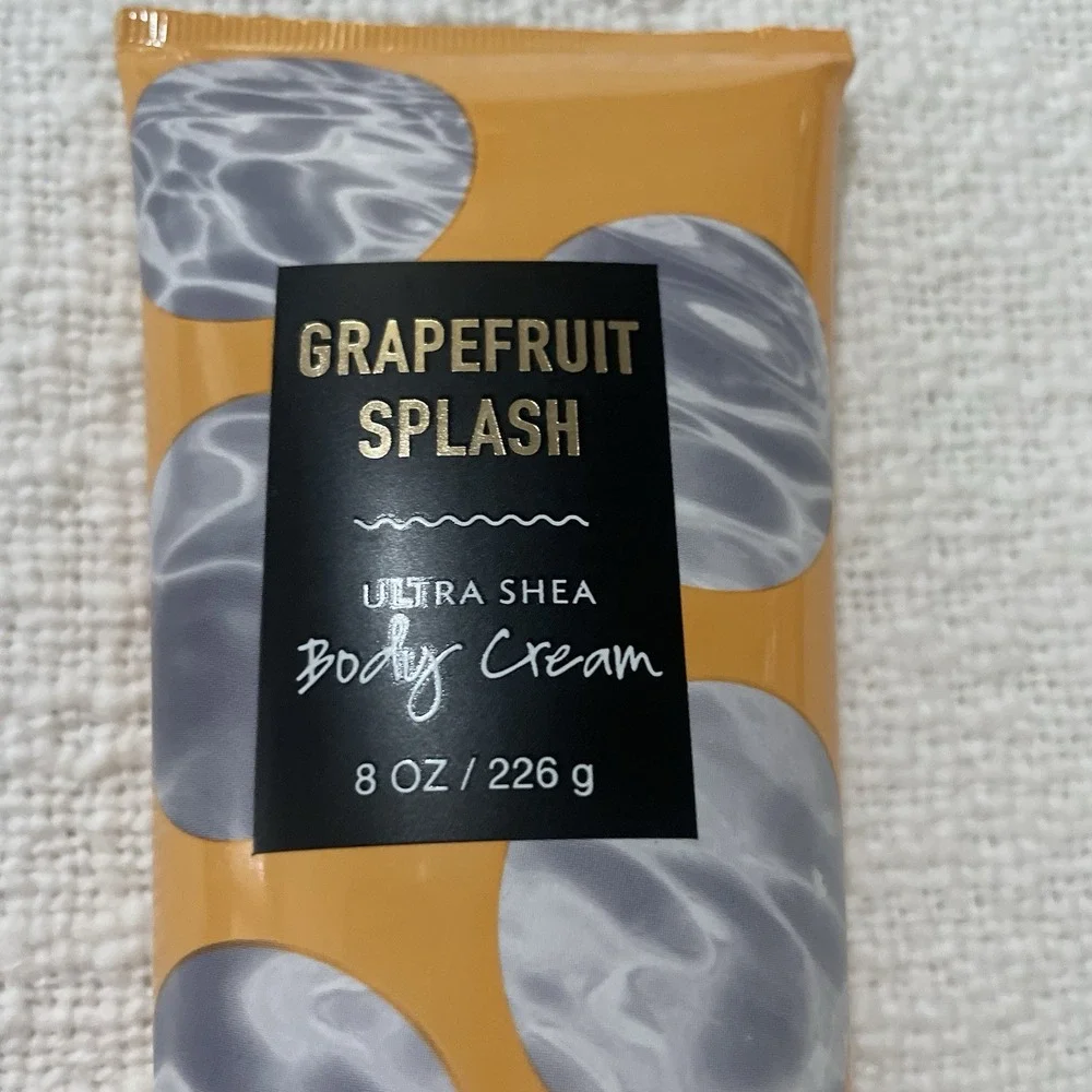 New Bath and Body Works GRAPEFRUIT SPLASH Ultra Shea Body Cream 8 oz / 226 g NEW